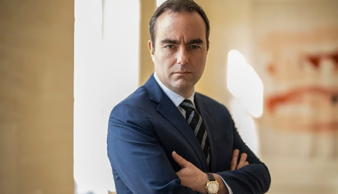 Макрон назначил Лекарню новым премьером Франции