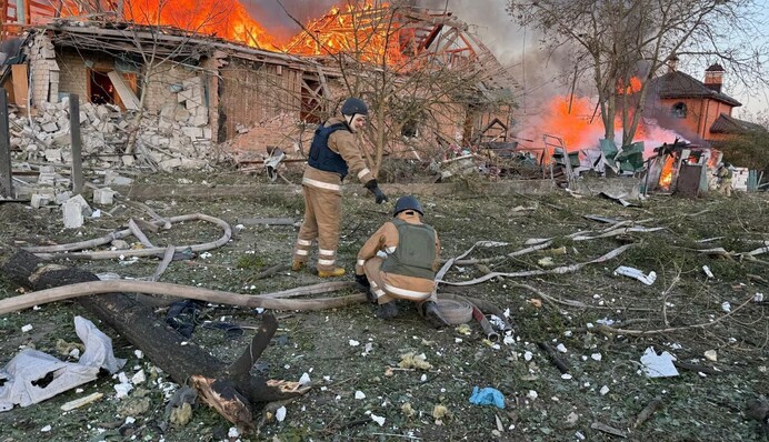 РФ атаковала 15 украинских областей: в Хмельницкой области ракета попала в швейный цех