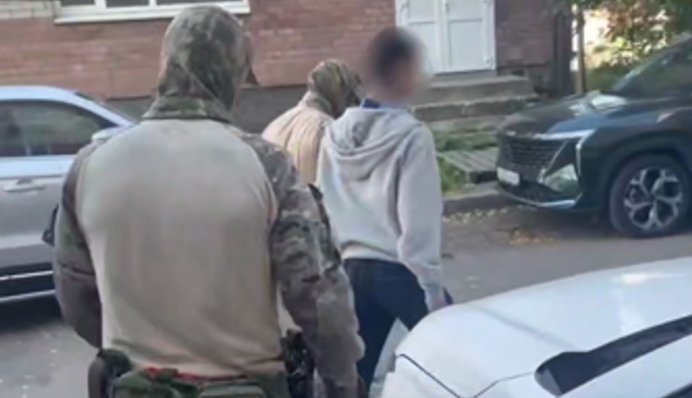 Подожгли релейные шкафы: в РФ арестовали двух подростков из-за сотрудничества с Украиной