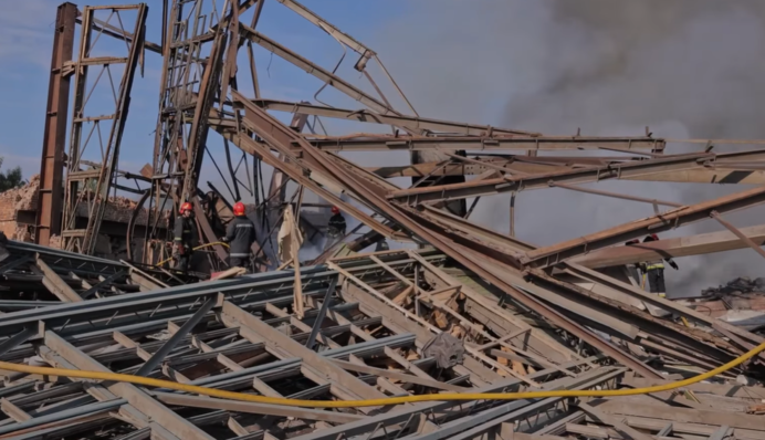 Спасатели потушили пожар на промышленном объекте в Виннице