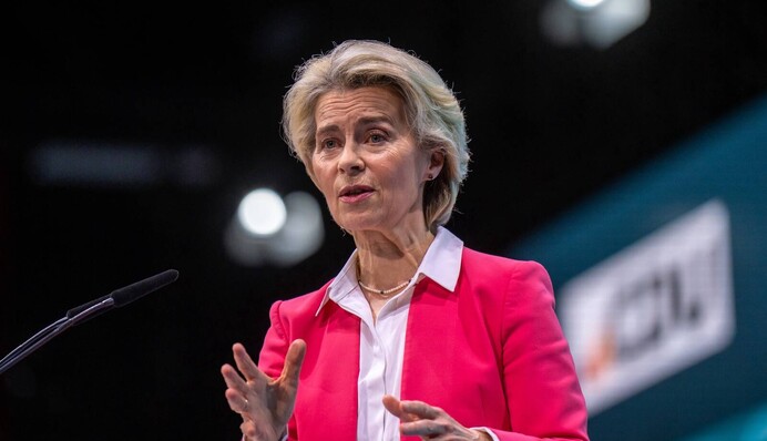 Еврокомиссия работает над ограничением доступа детей к соцсетям до конца 2025 года