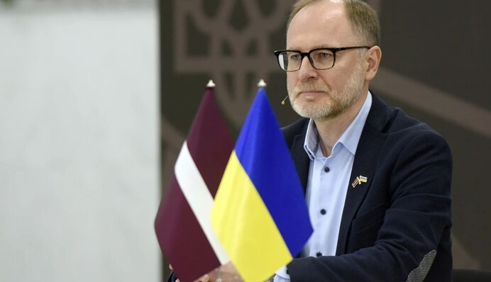 Латвія тимчасово закриває повітряний простір вздовж кордону з Білоруссю та РФ