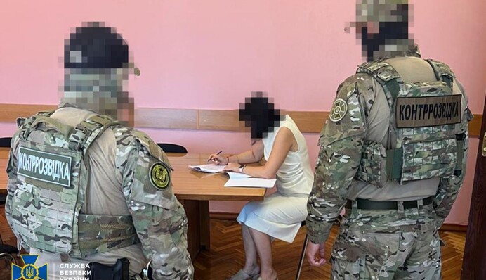 На Чернігівщині очільниця коледжу фіктивно зараховувала військовозобов’язаних до навчального закладу