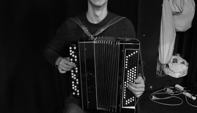 На фронті загинув актор і військовий Андрій Синишин