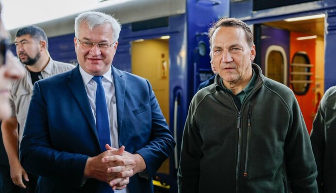 В Київ завітав очільник МЗС Польщі Сікорський