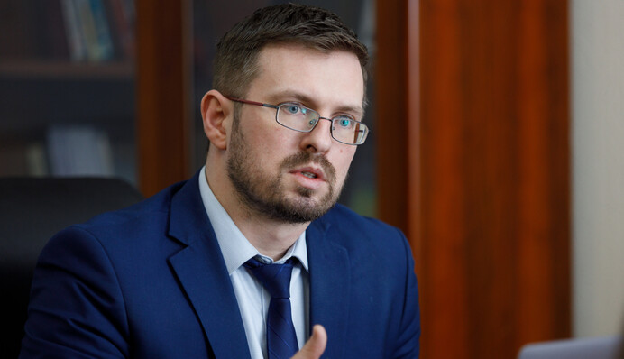 Конфискация активов главного санврача на 3,2 млн грн: САП подала иск в суд