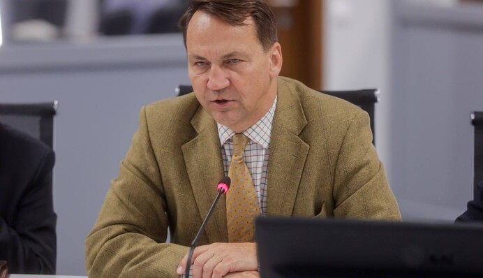 Сикорский рассказал, разорвет ли Польша дипломатические отношения с РФ после атаки дронов