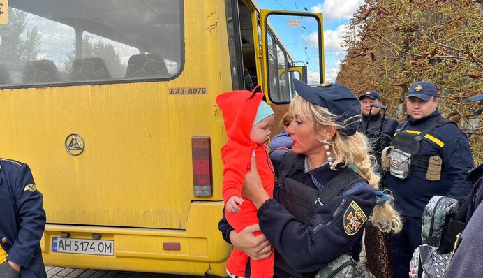 З Донеччини за добу евакуювали понад тисячу людей, серед них 109 дітей
