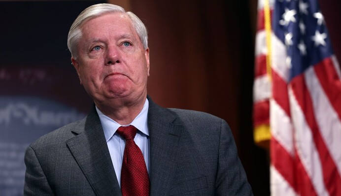 Грэм призвал Европу поддержать инициативу Трампа по пошлинам против покупателей российской нефти