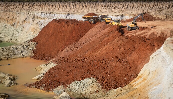 Представникам США показали перші потенційні родовища за угодою про надра