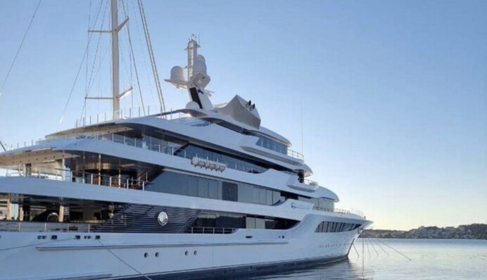 Три с половиной года под арестом: когда и по какой цене продадут яхту Медведчука