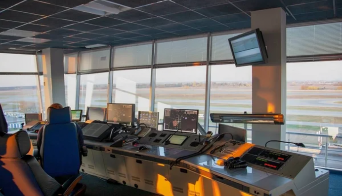 Інцидент у небі: літак Spirit Airlines небезпечно зблизився з літаком президента Трампа