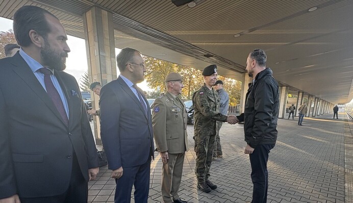 До Києва з делегацією прибув міністр оборони Польщі