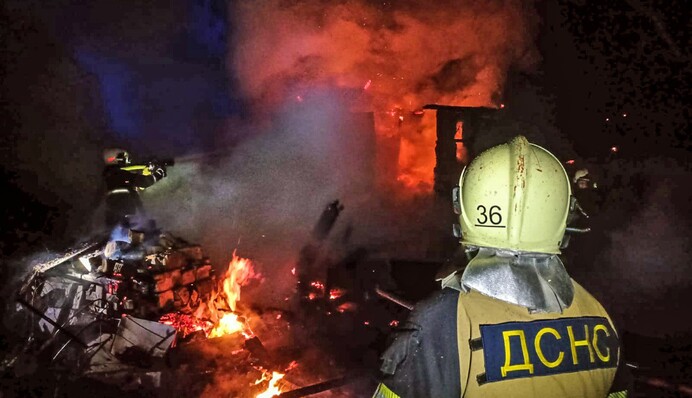Наслідки атаки на Київщину: пожежники ліквідували вогонь на локаціях
