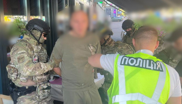 Поліція Києва затримала організатора протиправної схеми перетину кордону