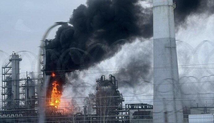 Удари по російським НПЗ: експерт розповів, чому Москва змушена шукати ППО закордоном
