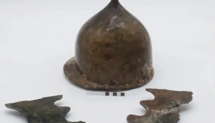 В Италии дайверы обнаружили тысячелетний шлем времен войны между Римом и Карфагеном