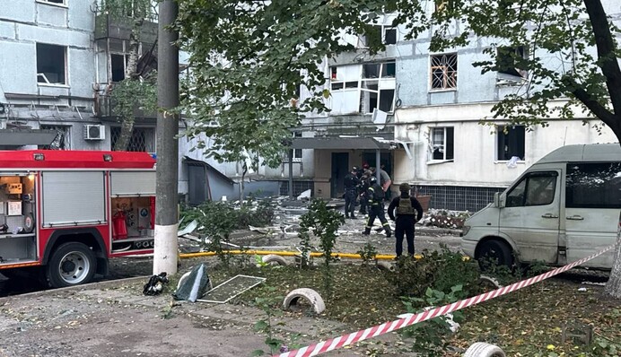 У Дніпрі російська ракета влучила у житлову багатоповерхівку, один загиблий та 13 постраждалих
