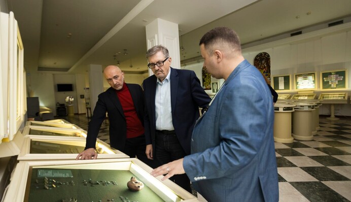 Историк Плохий поддержал переименование копеек в шаги