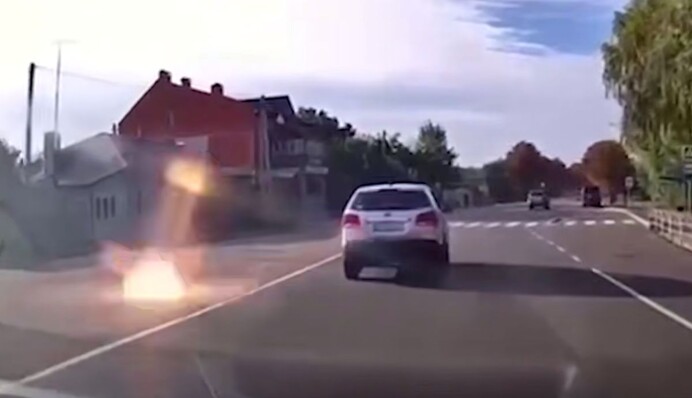 Росіяни скинули на Ніжин невідомі вибухові речовини