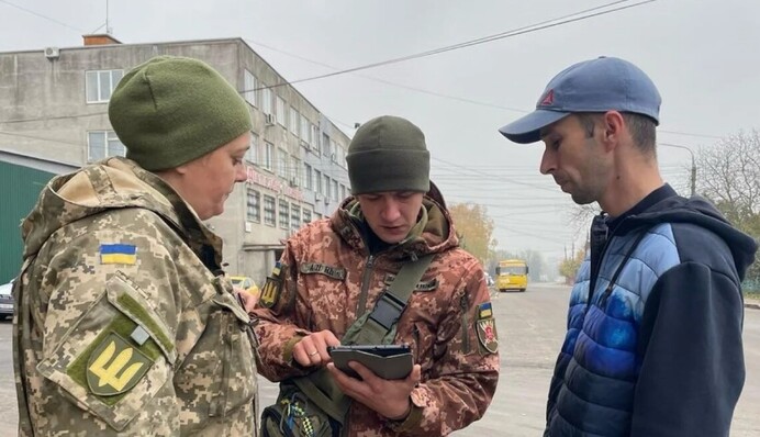 На Івано-Франківщині невідомі напали на Калуський ТЦК: втекли троє військовозобов’язаних