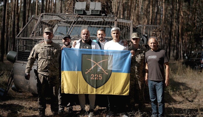БФ молодежной инициативы «Надежда», Валерий Дубиль и Артем Чаплыгин доставили на восток РЭБы, средства питания и связи
