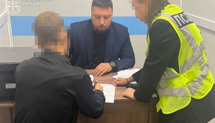 На Вінничині учителю, який вдарив учня палицею, повідомили про підозру