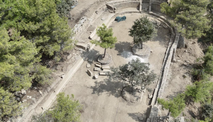 В Турции обнаружили высеченный в скале стадион возрастом 1800 лет