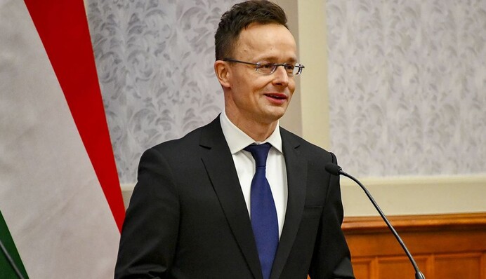 Венгрия не перестанет покупать российскую нефть, несмотря на просьбу Трампа