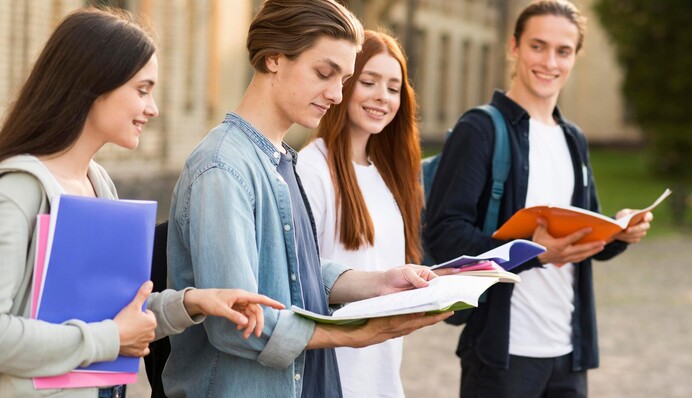 В «Дії» начали поступать сертификаты на образовательные гранты для студентов 2025 года