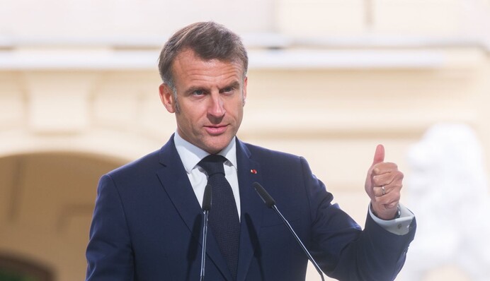 НАТО должно сильнее реагировать на провокации России, но без открытия огня — Макрон