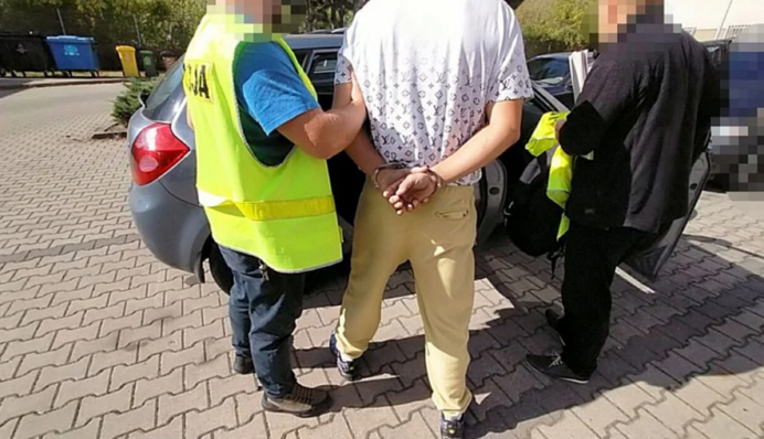 У Варшаві затримали чоловіка, який ображав українку через акцент