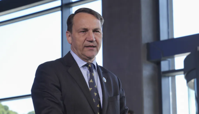 Глава МЗС Польщі готовий надати притулок українцю, підозрюваному у підриві 