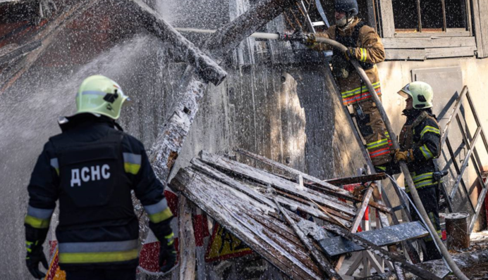Російська атака по Сумах: рятувальники ліквідували пожежі