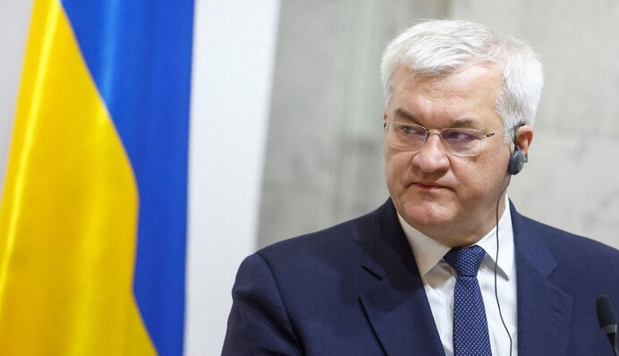 Украина запретила въезд трем высокопоставленным военным Венгрии