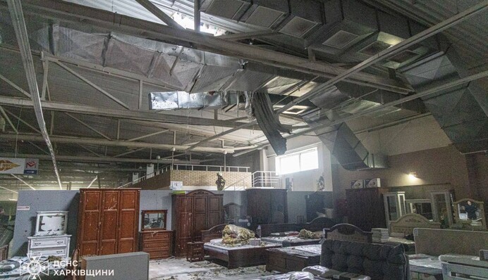 Росармия атаковала мебельный магазин: в МВД уточнили последствия удара по Харькову