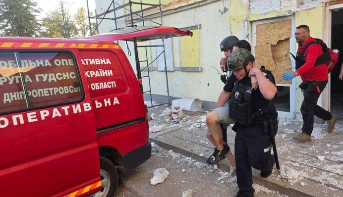 Росія атакувала Дніпропетровщину дронами та артилерією: поранена жінка, пожежі й руйнування