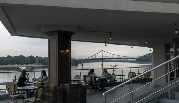 Ноябрь обещает «парад закрытий» – из-за чего сотни ресторанов Киева рискуют закрыться