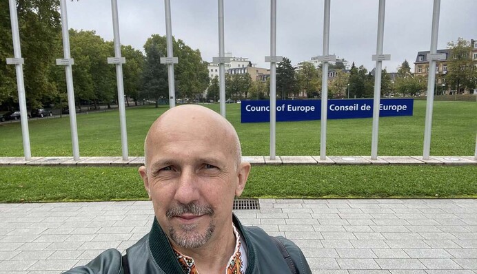 Онлайн-кинотеатр вернет журналисту Хилюку деньги, списанные во время его плена