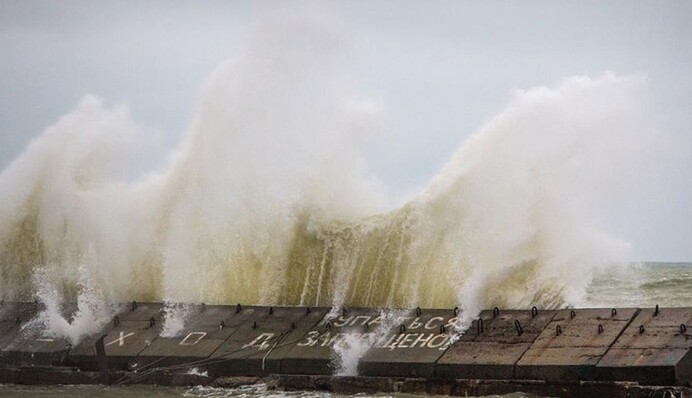 В Одессе из-за непогоды подтопления улиц и перебои с транспортом