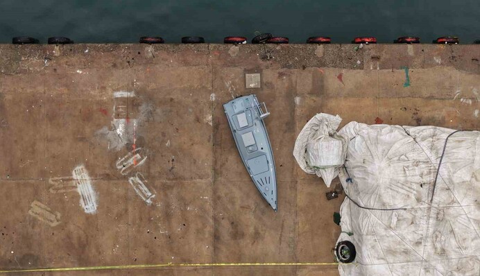 У Туреччині рибалки виявили морський безпілотник — відбуксирували до берега