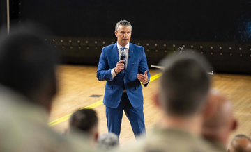 "Тому що хочемо миру": Глава Пентагону закликав американських генералів готуватися до війни