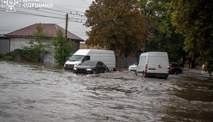 Негода на Одещині: без світла залишаються 36,4 тисячі абонентів у 28 селах та містах