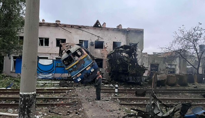Россия ударила по депо Укрзализныци в Одессе — машинист получил ранения