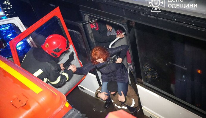 В Одесі завершили пошукові роботи після негоди: загинули 10 людей, понад 380 врятовано