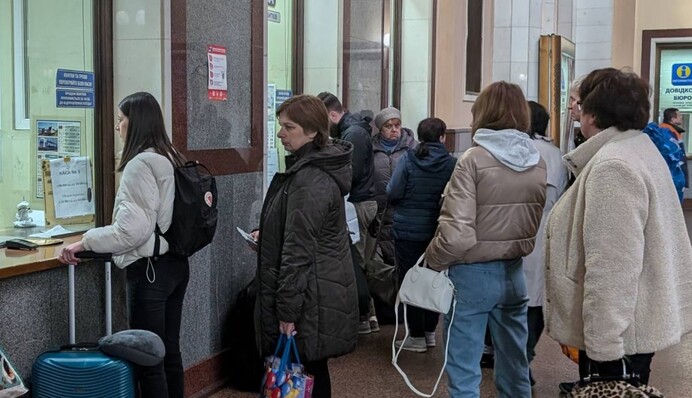 «Укрзализныця» сообщила о сбое: не работают сайт и приложение, билеты только в кассах