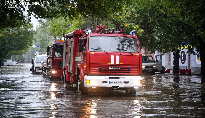 Забудова та асфальт роблять зливи руйнівними – експертка про головну причину катастрофи в Одесі