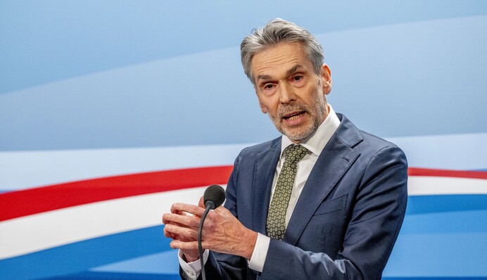 Україна має майбутнє в ЄС, але змінювати правила вступу не варто - Схооф