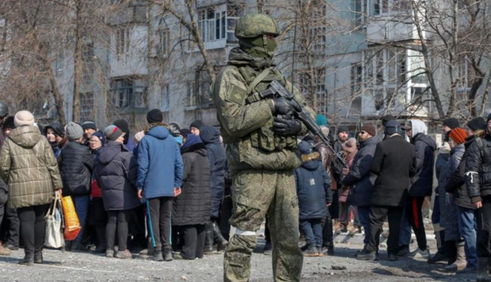 Навчання в українських школах онлайн: окупанти на ТОТ готують репресії проти батьків