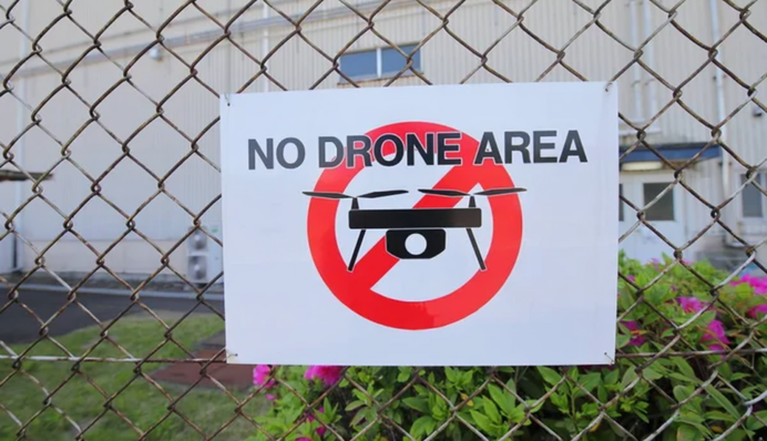 Понад десяток дронів помітили над військовою базою в Бельгії